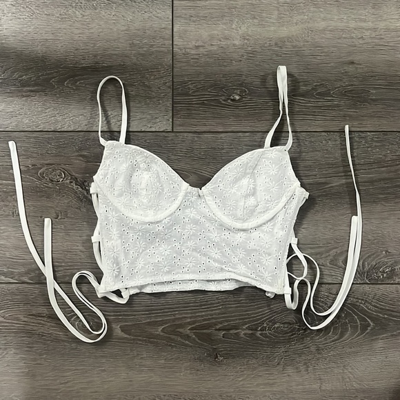 SUPERDOWN
RIA lace up top white size XXS - Picture 2 of 5